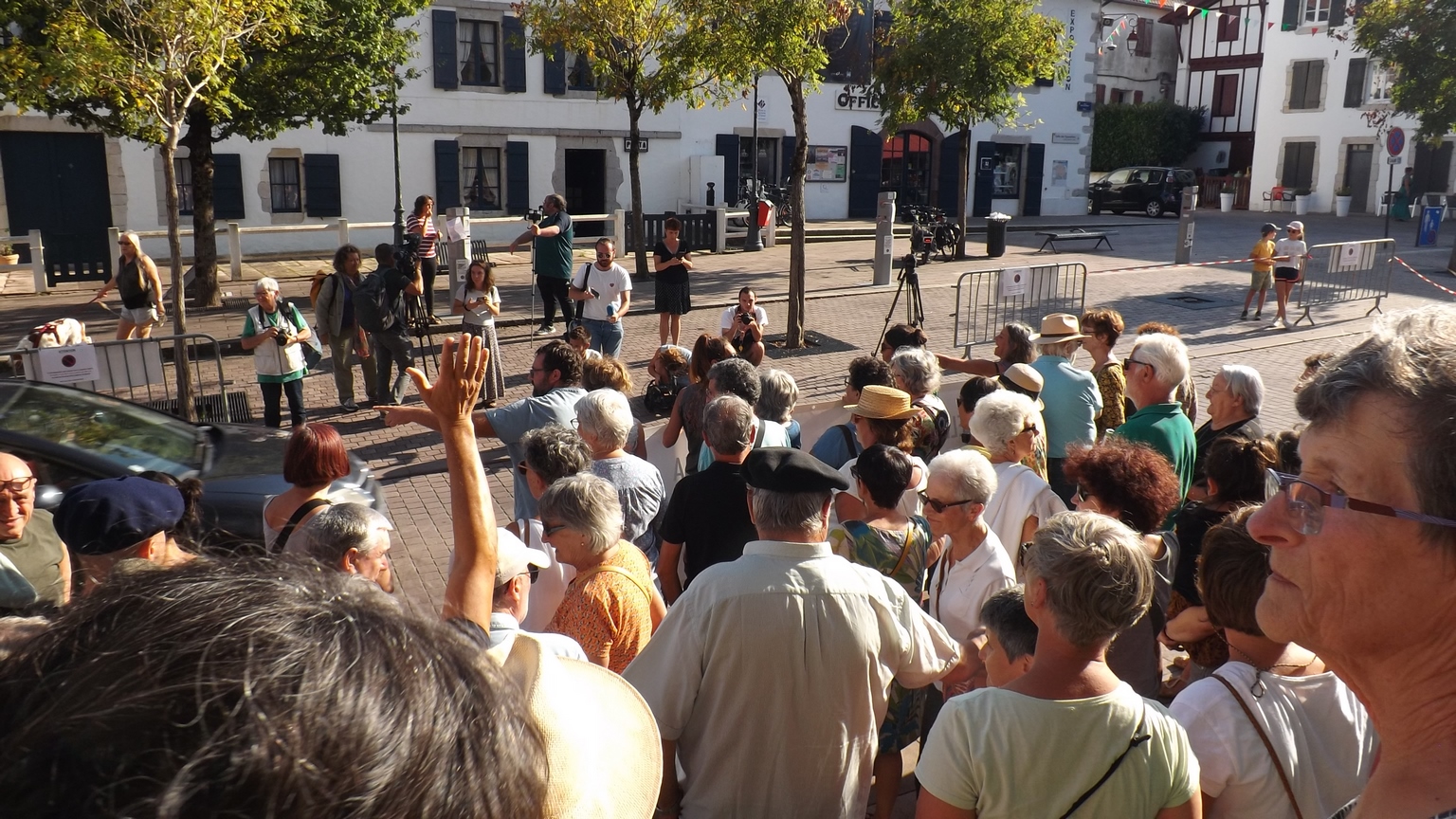 <br />
<b>Notice</b>:  Undefined variable: titre in <b>/var/www/vhosts/bidasoa-etorkinekin.org/httpdocs/views/urrugne.view.php</b> on line <b>28</b><br />
